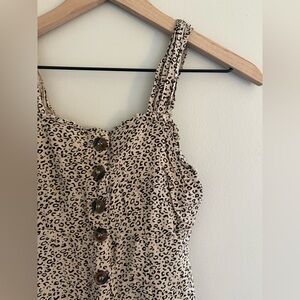 Leopard print dress with buttons